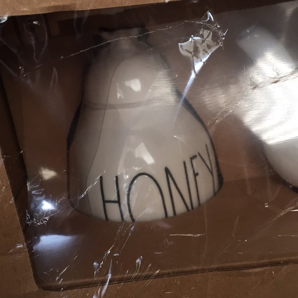 NWTs Adorable Tea Pot & Honey Pot Set!!💕🍯 - Picture 3 of 4